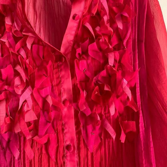 blouse red sexy. Variegated color ob red. Red beading scattered on front - Picture 2 of 6